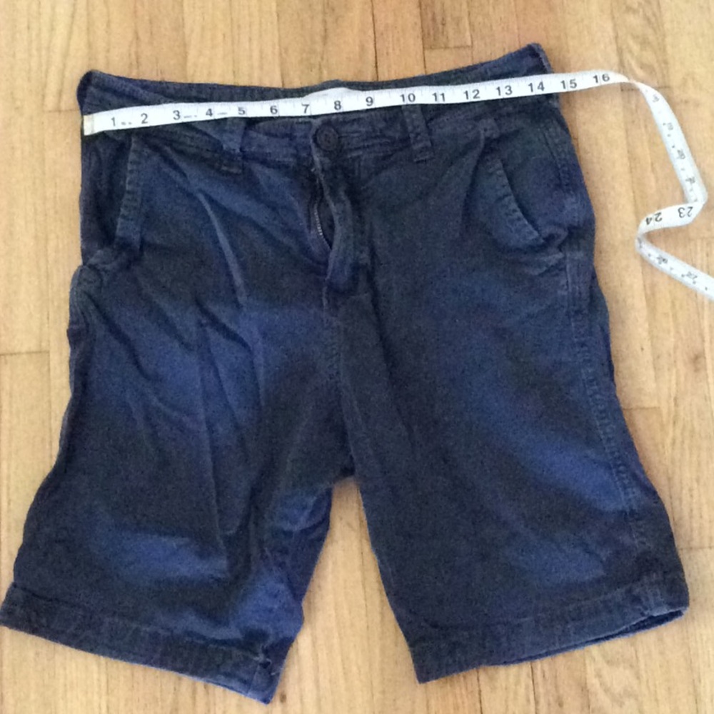 EZSH181130-2. Fashionably faded blue shorts. Sz16.